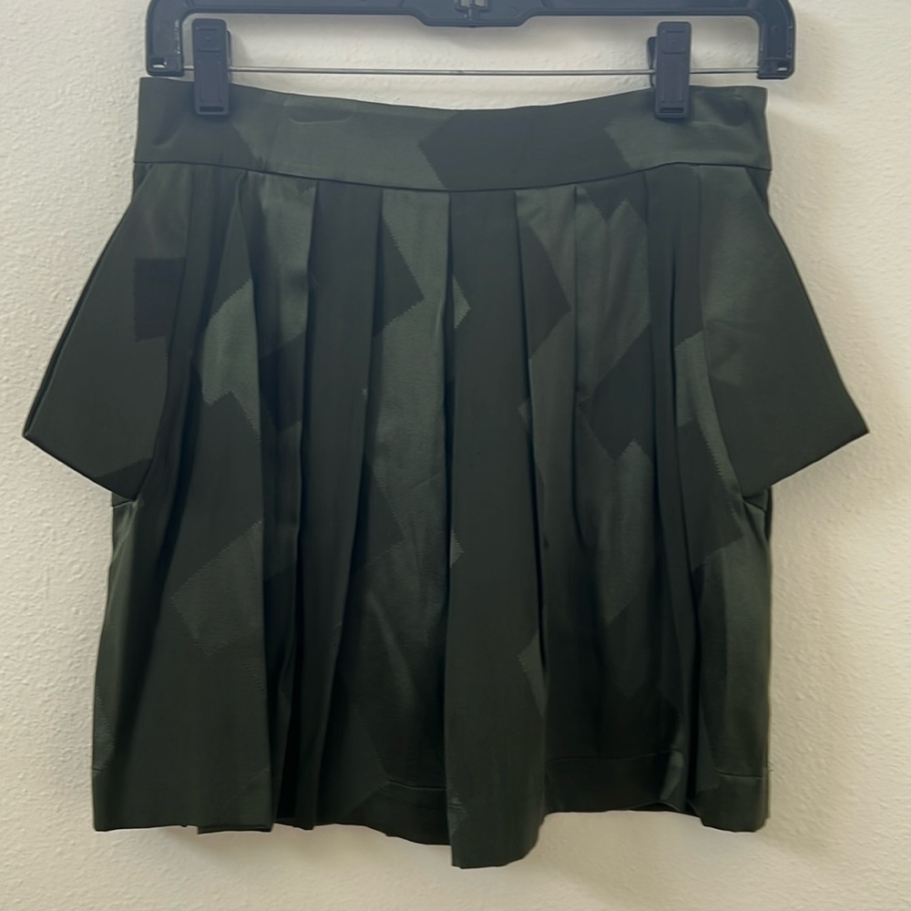 Balenciaga pleated green silk mini skirt. FR 38 (US 4/6)